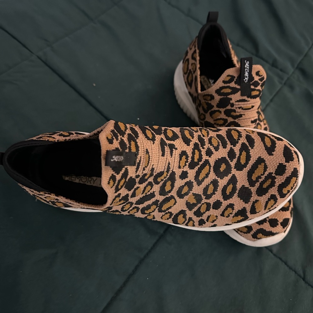 Skechers leopard slip on sneakers